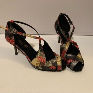 Very Fine Dance Shoes Size 8 1/2” Black Ground with Colorful Flowers Ankle Strap
